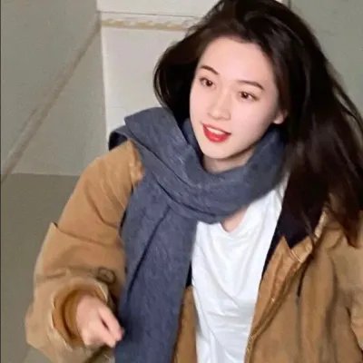 拿针的女孩
